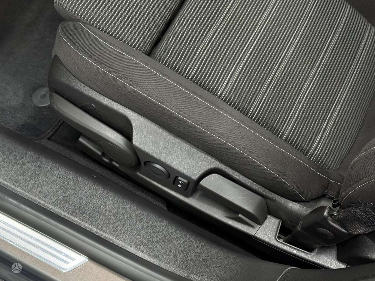 Opel Insignia 2014 — photo 19