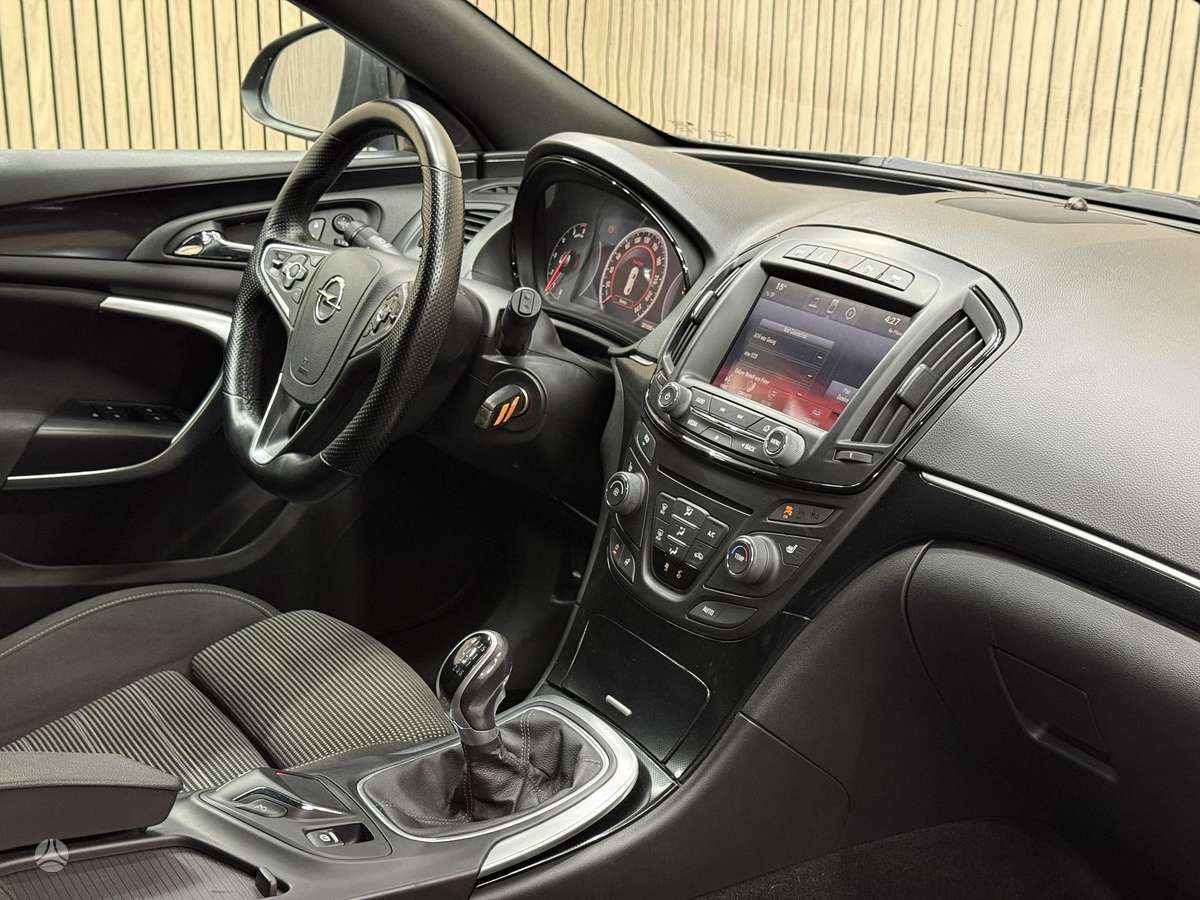Opel Insignia 2014 — photo 20