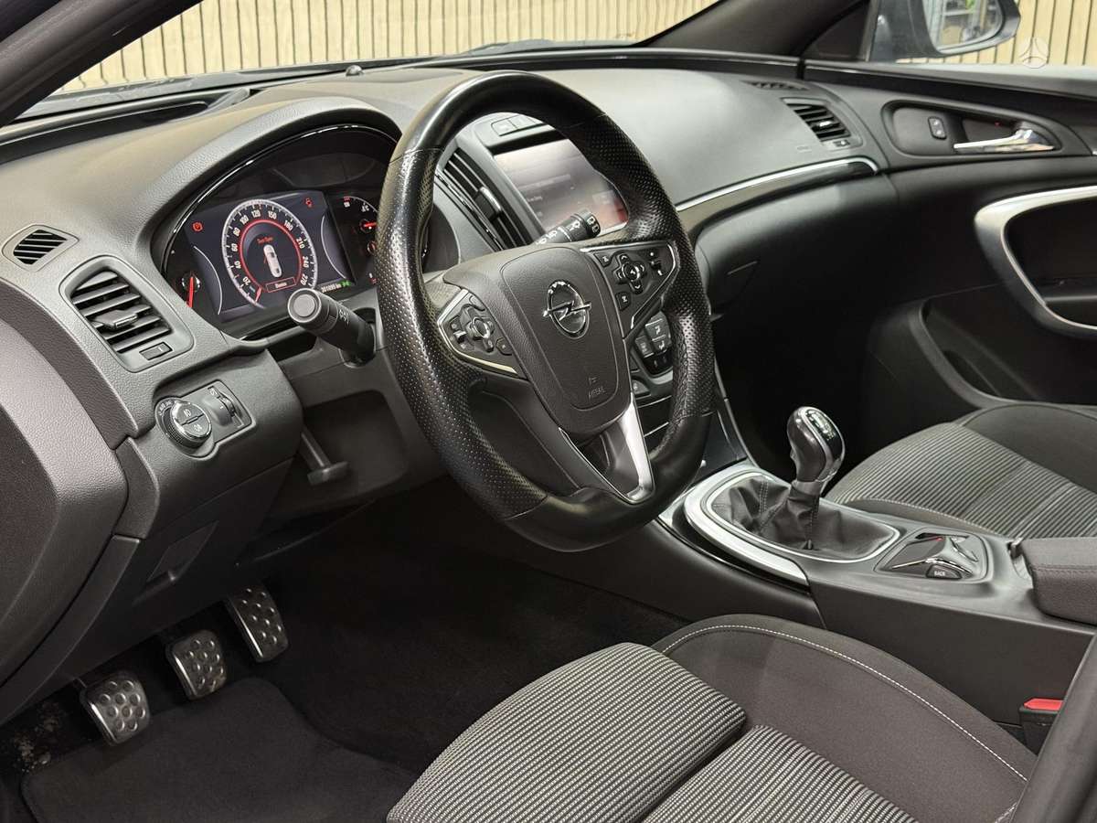 Opel Insignia 2014 — photo 22