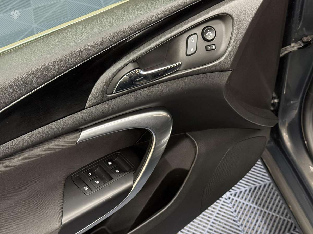 Opel Insignia 2014 — photo 23