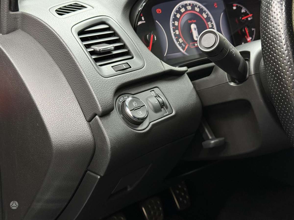 Opel Insignia 2014 — photo 24