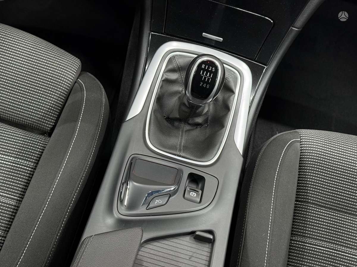 Opel Insignia 2014 — photo 29