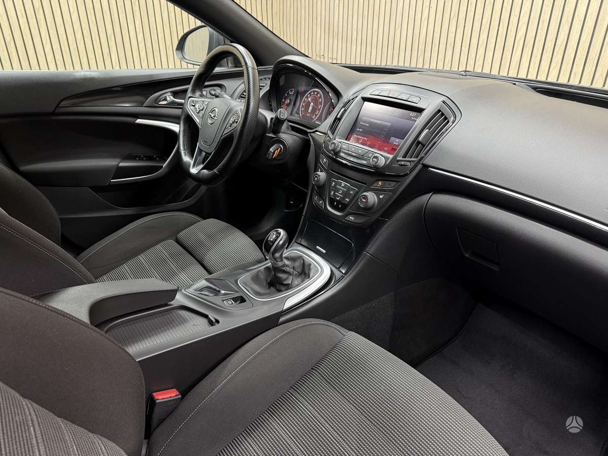 Opel Insignia 2014 — photo 30