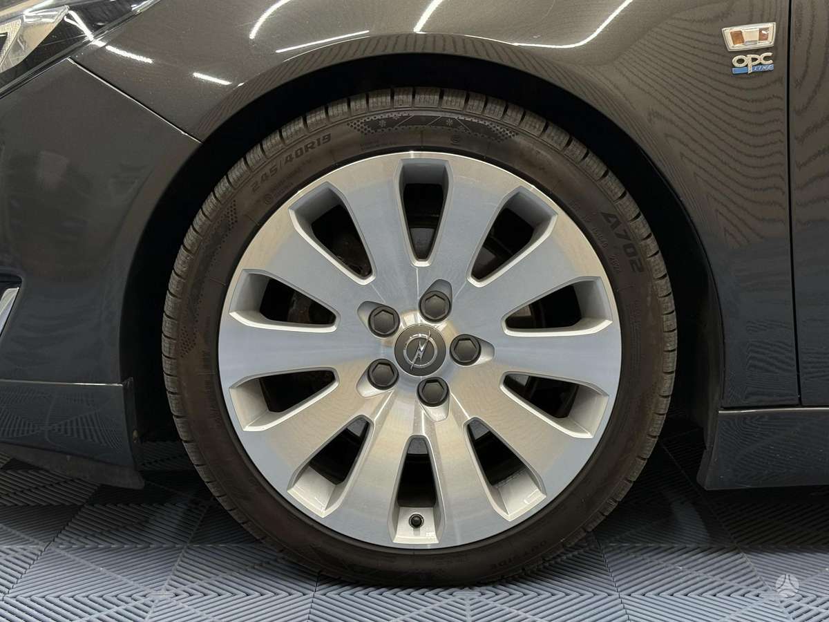 Opel Insignia 2014 — photo 32