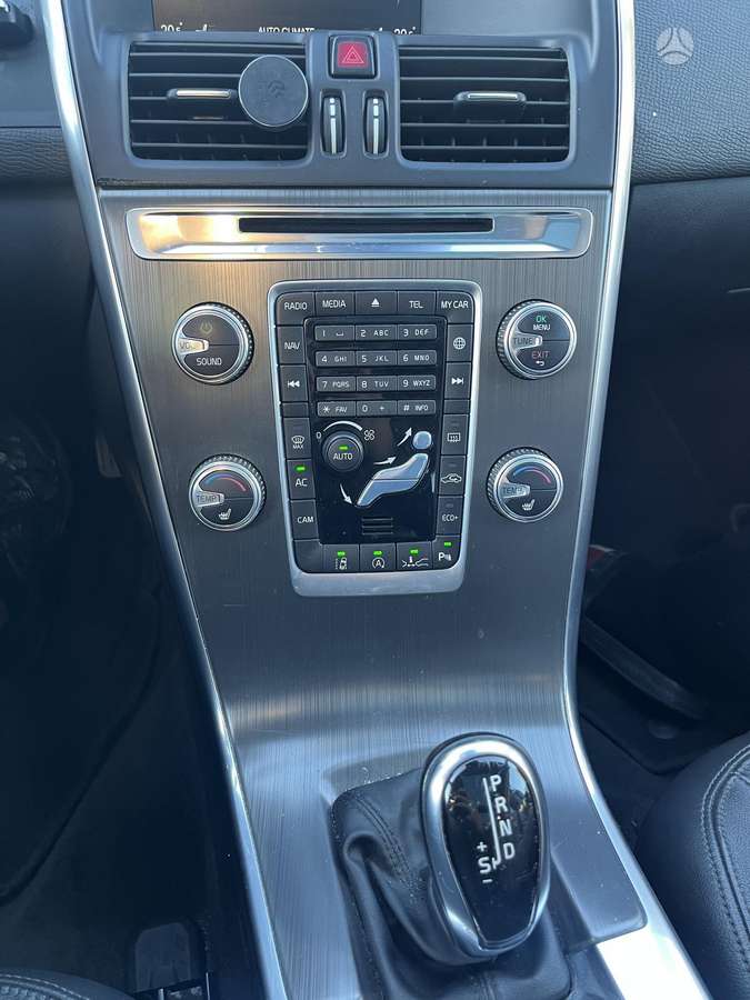 Volvo XC60 2014 — photo 16