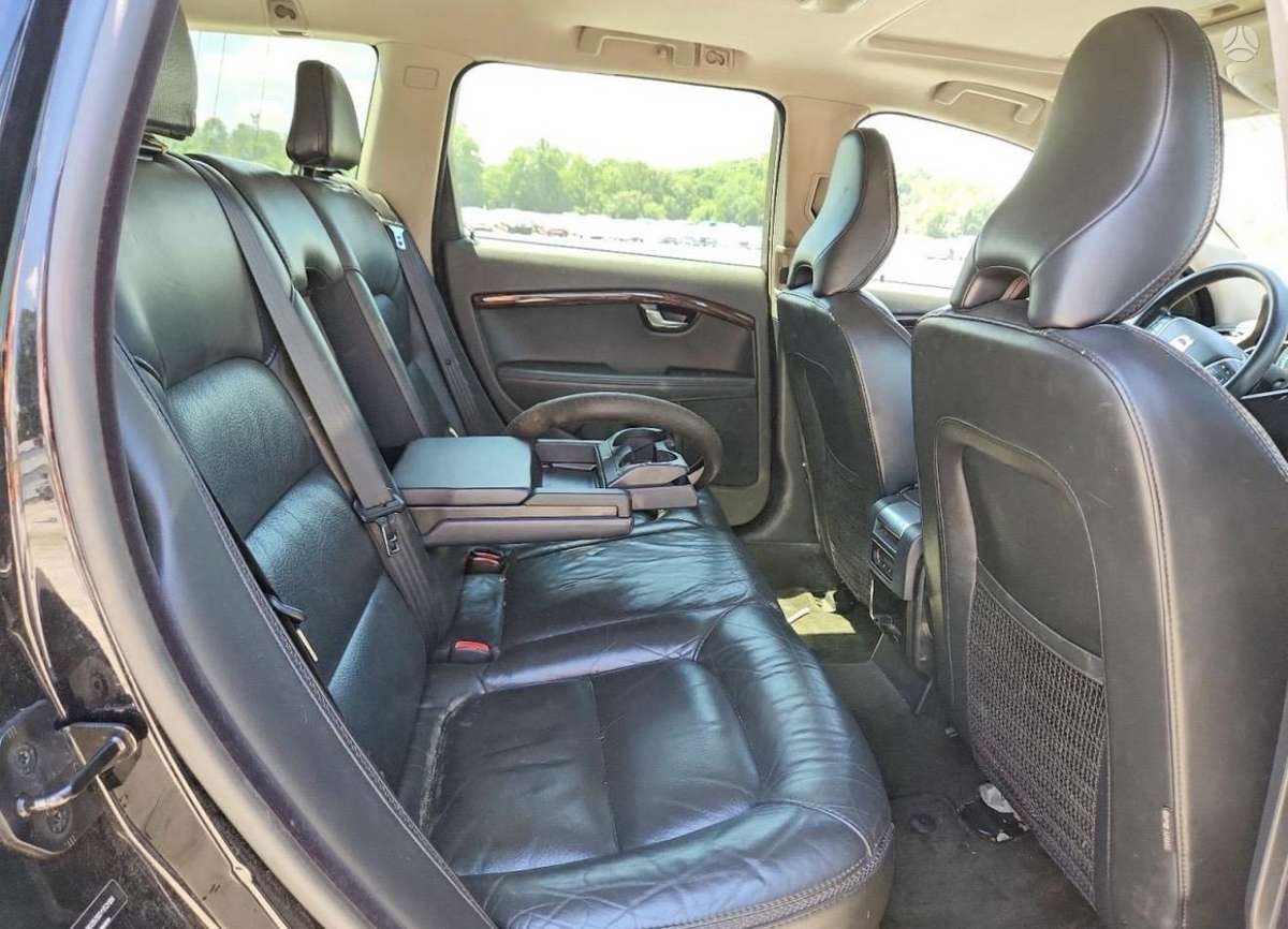 Volvo XC70 2013 — photo 10
