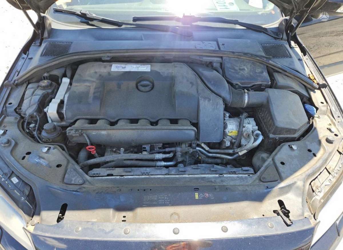 Volvo XC70 2013 — photo 11