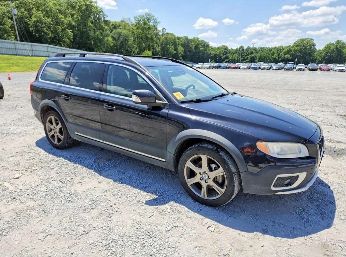 Volvo XC70 2013 — engine 2953 cm³, 305 HP (224kW)