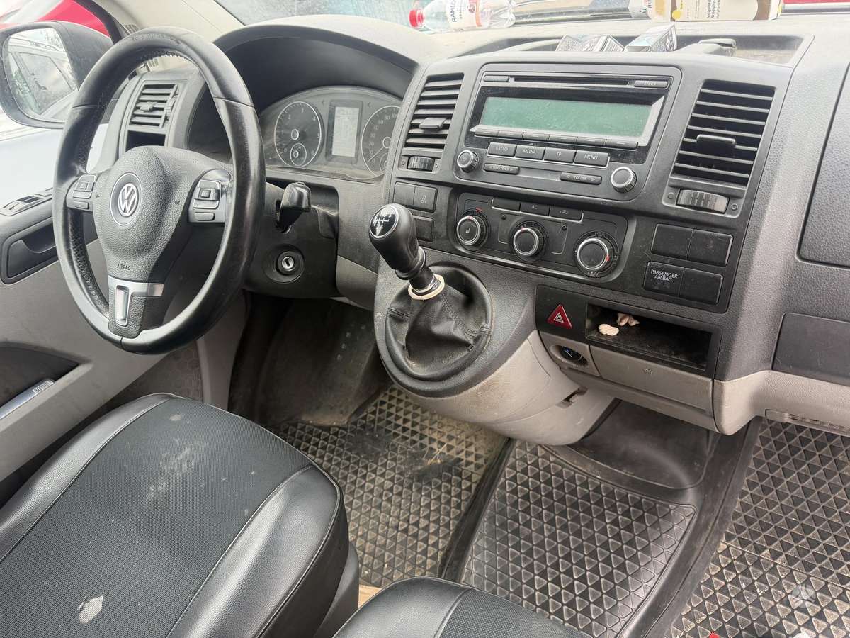 Volkswagen Transporter 2011 — photo 6