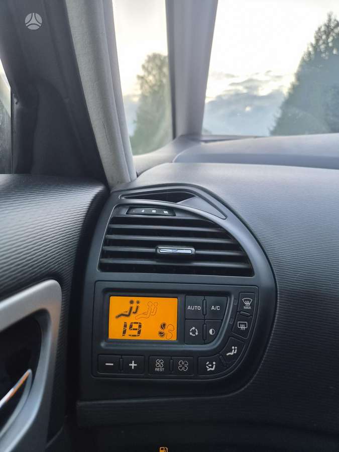 Citroen Grand 2012 — photo 5