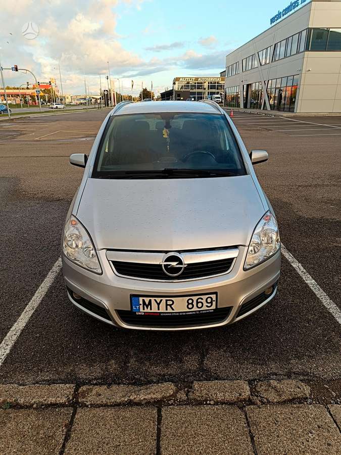 Opel Zafira 2005 — interior