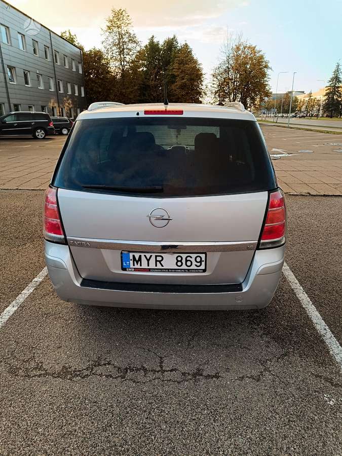Opel Zafira 2005 — engine 1796 cm³, 140 HP (103kW)