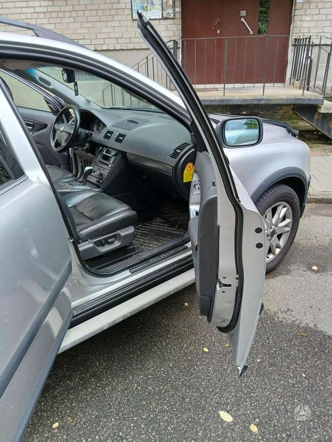 Volvo XC90 2004 — photo 14