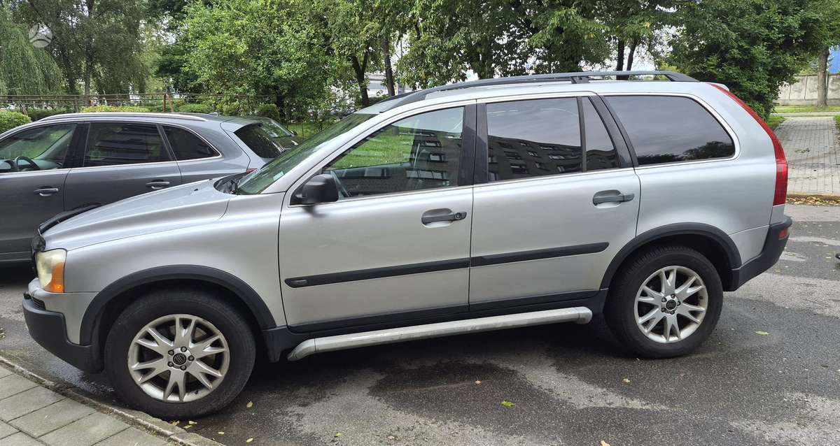 Volvo XC90 2004 — rear view