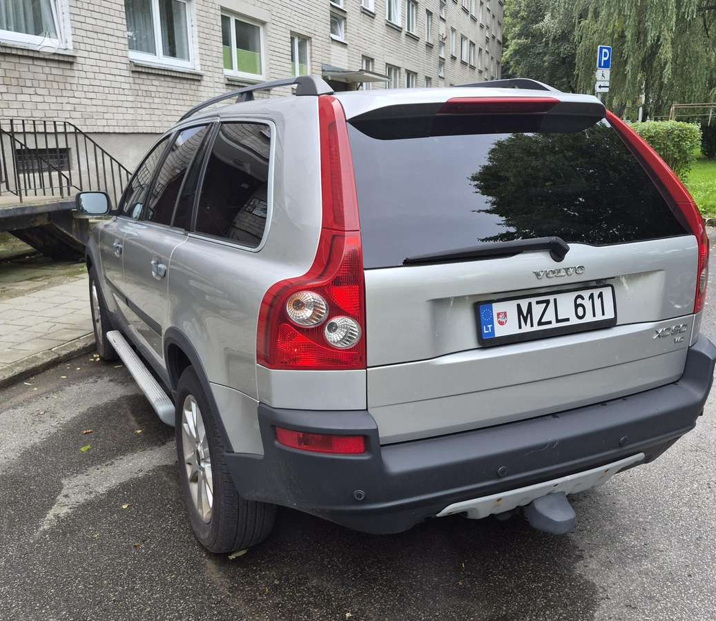 Volvo XC90 2004 — interior