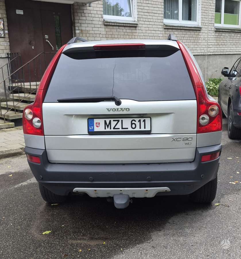 Volvo XC90 2004 — engine 2922 cm³, 272 HP (200kW)