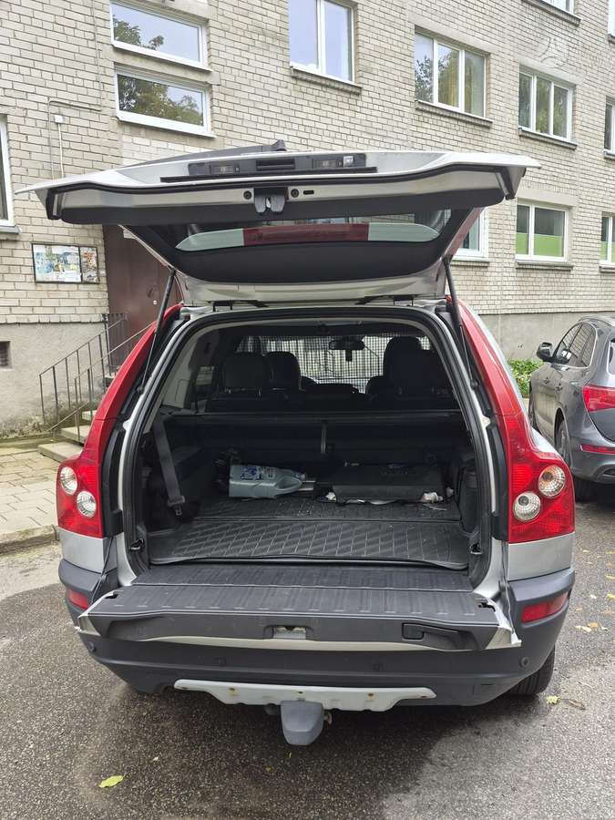 Volvo XC90 2004 — photo 8
