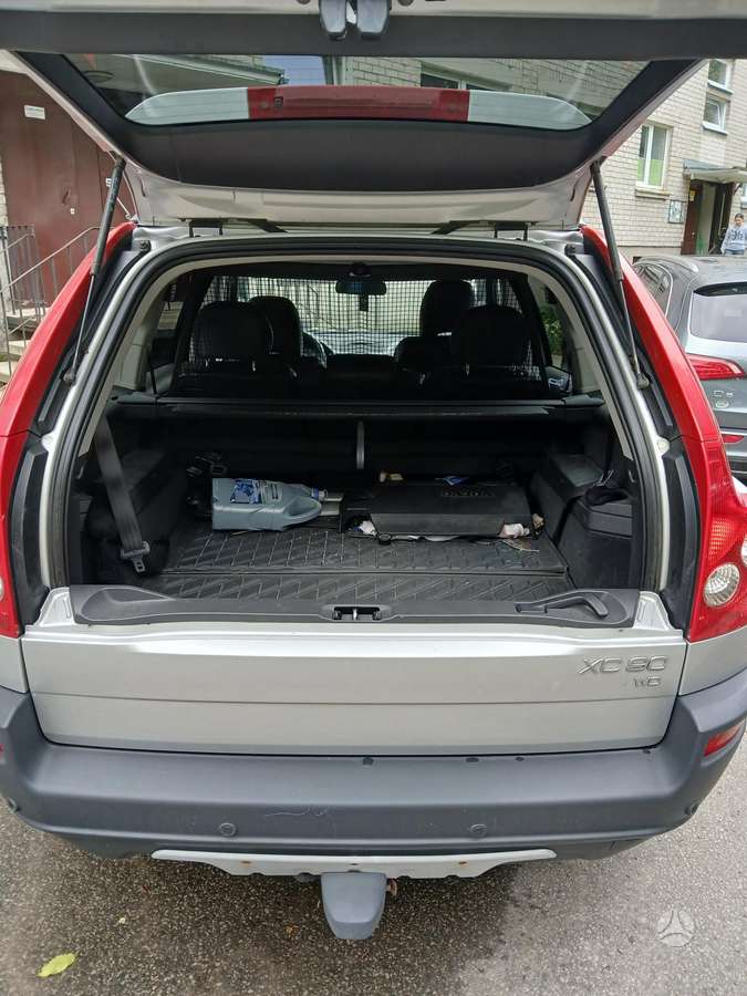 Volvo XC90 2004 — photo 9