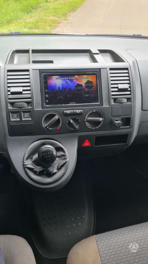 Volkswagen Transporter 2010 — photo 11