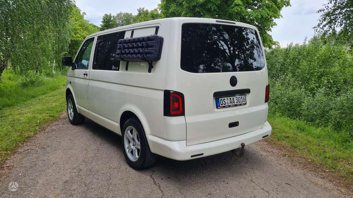 Volkswagen Transporter 2010 — photo 8