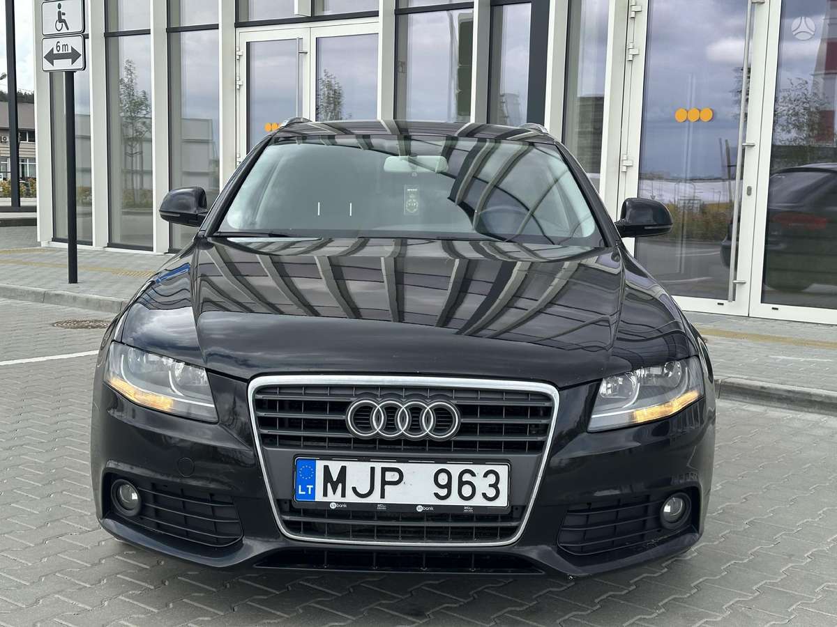 Audi A4 2008 — вигляд ззаду