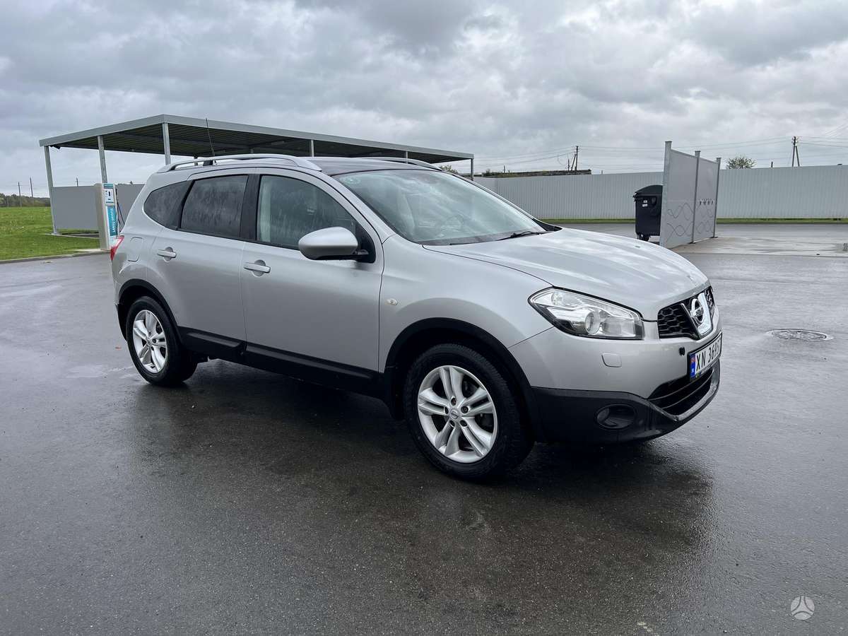 Nissan Qashqai+2 2010 — вигляд ззаду