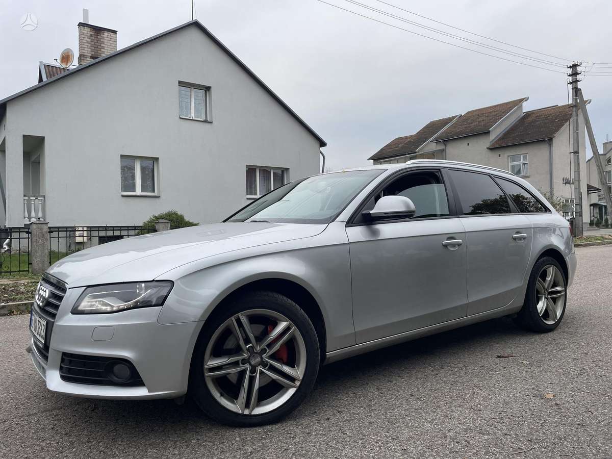 Audi A4 2009 — салон