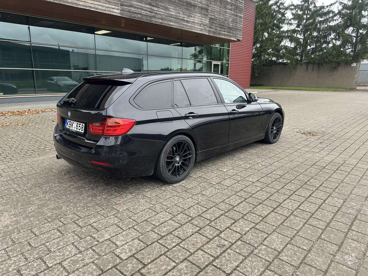BMW 318 2014 — rear view