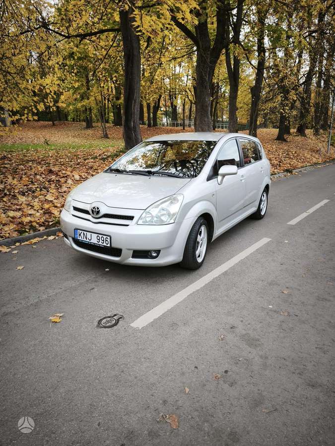 Toyota Corolla 2006 — вигляд ззаду