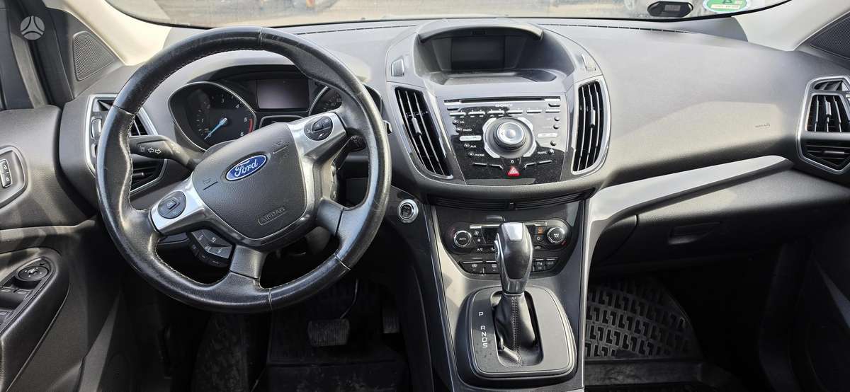 Ford Kuga 2015 — photo 11