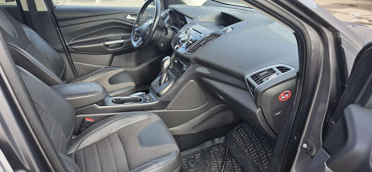Ford Kuga 2015 — photo 8
