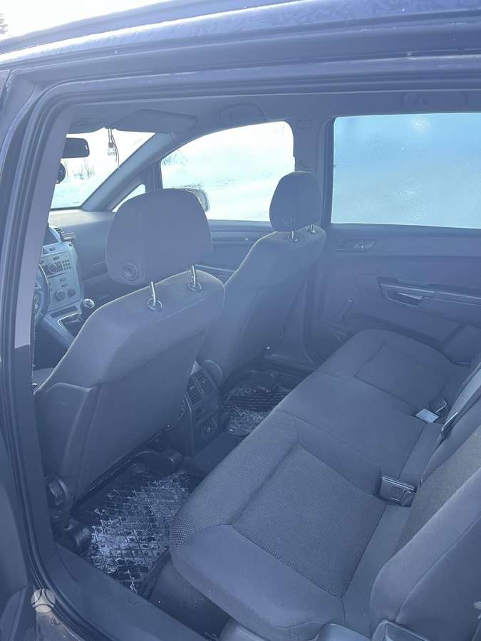 Opel Zafira 2010 — photo 16
