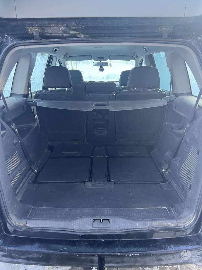 Opel Zafira 2010 — photo 24