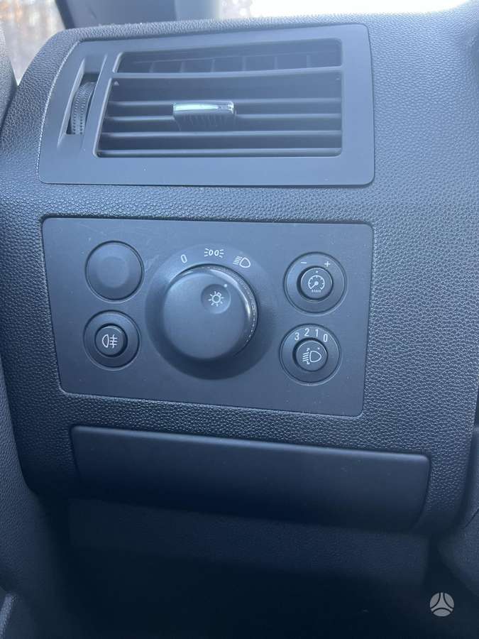 Opel Zafira 2010 — photo 29