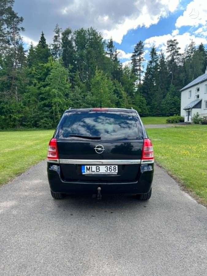 Opel Zafira 2010 — photo 7