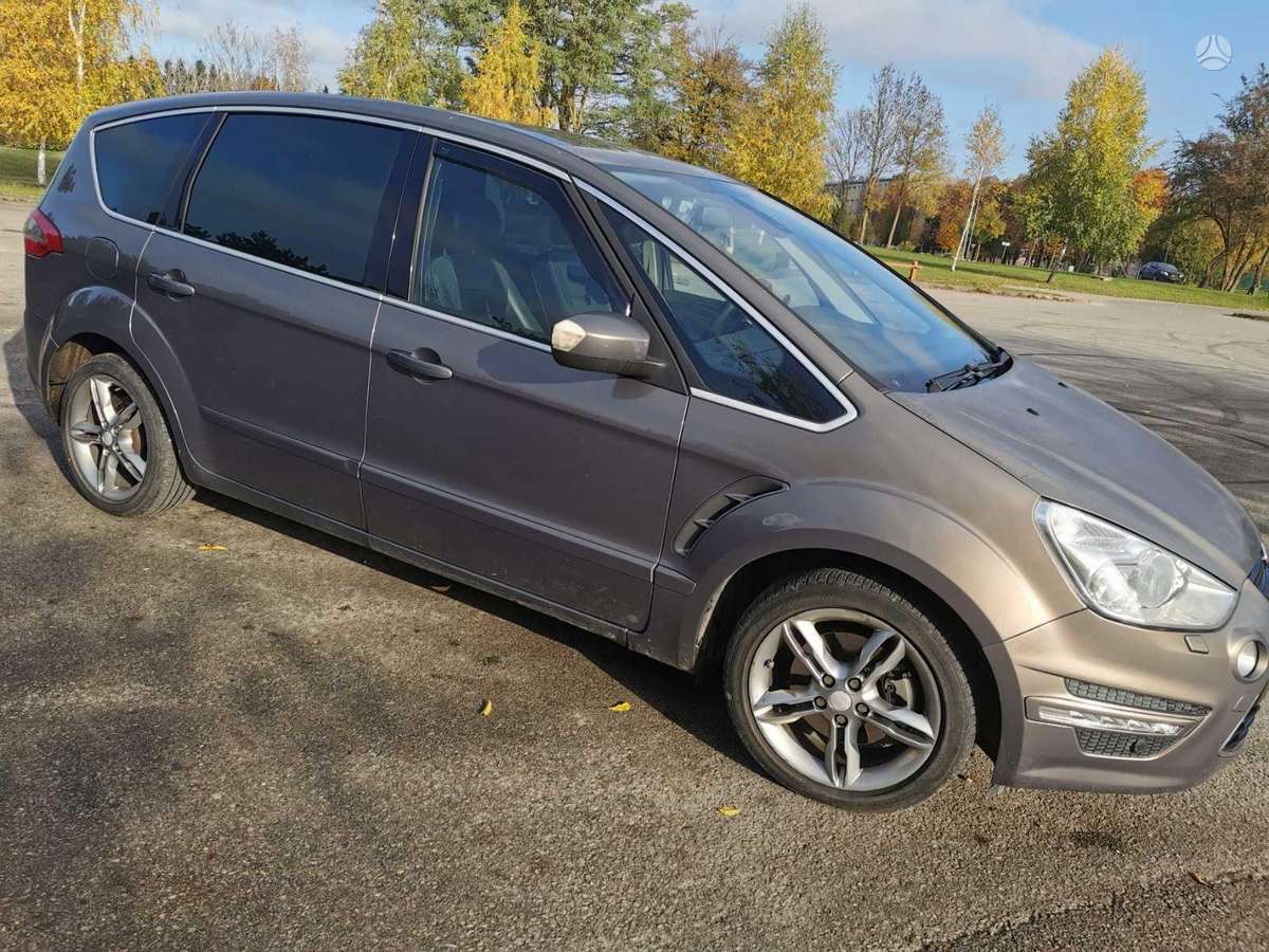 Ford S-MAX 2011 — салон