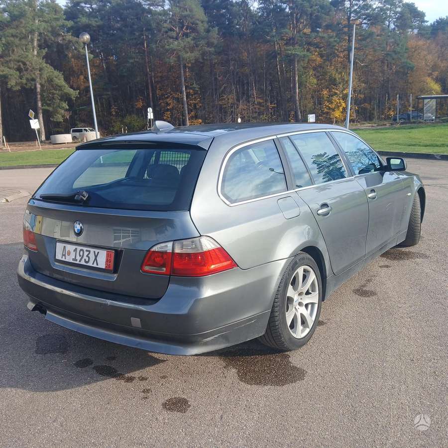 BMW 530 2005 — interior