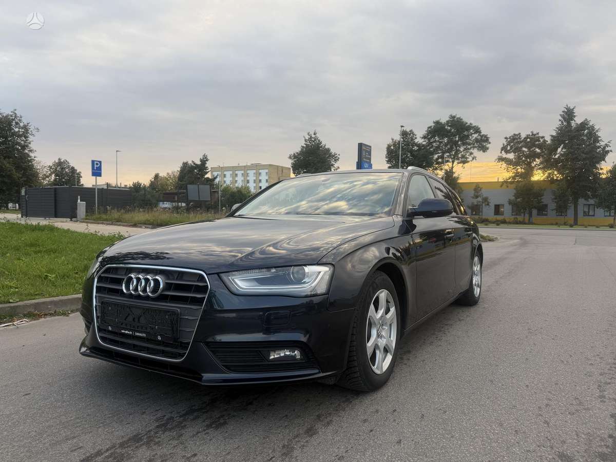 Audi A4, 2012