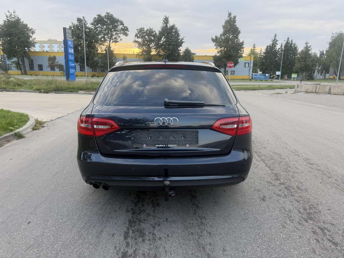 Audi A4 2012 — photo 10