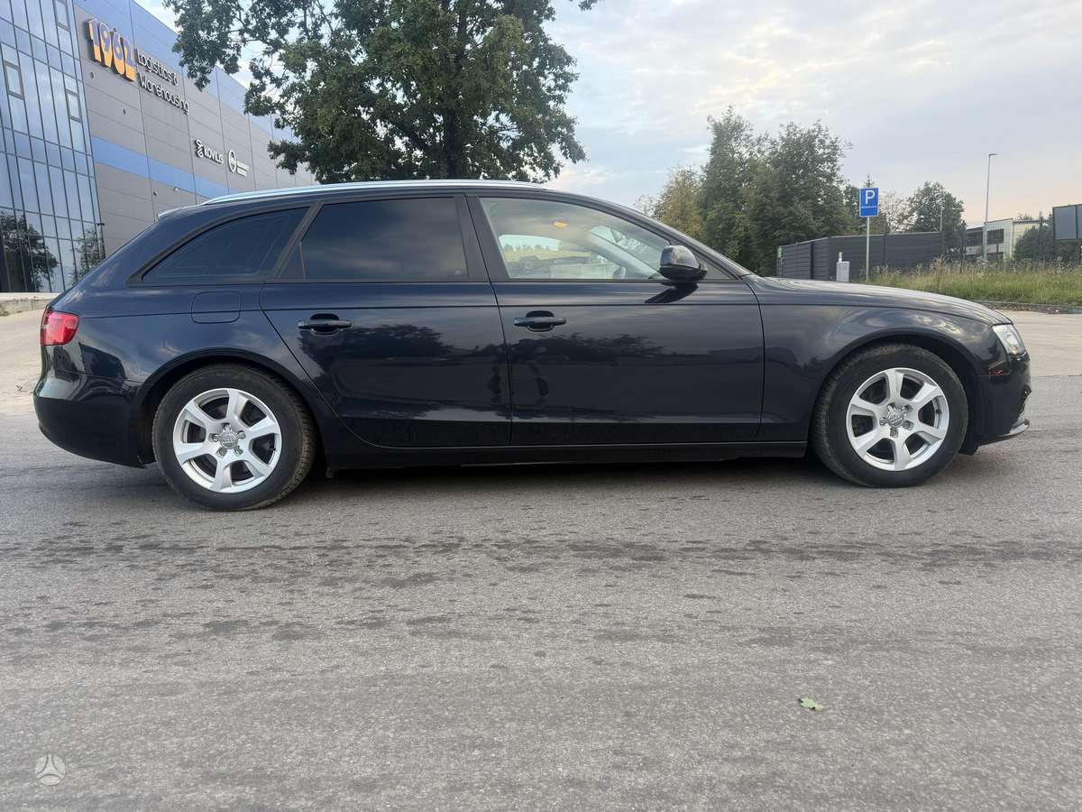 Audi A4 2012 — photo 11