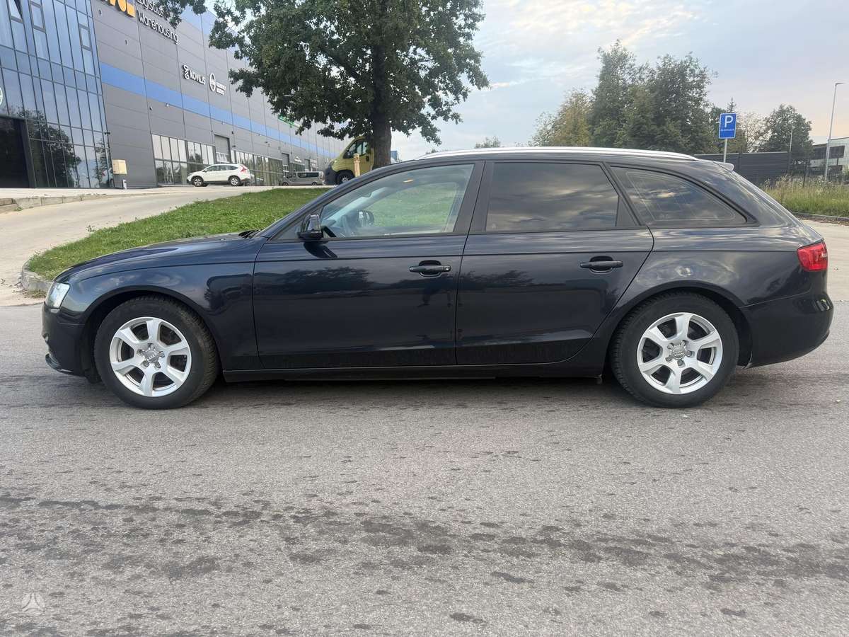 Audi A4 2012 — photo 12