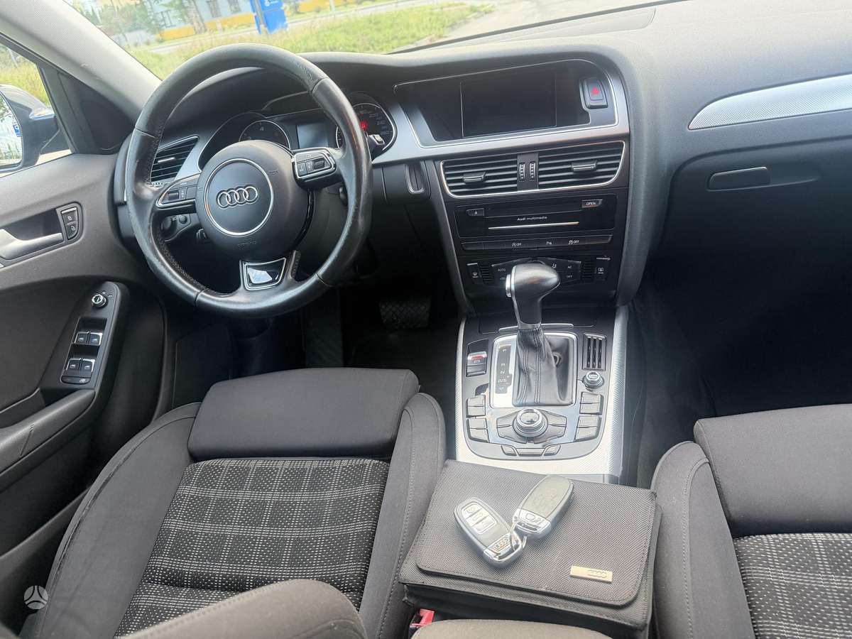 Audi A4 2012 — photo 13