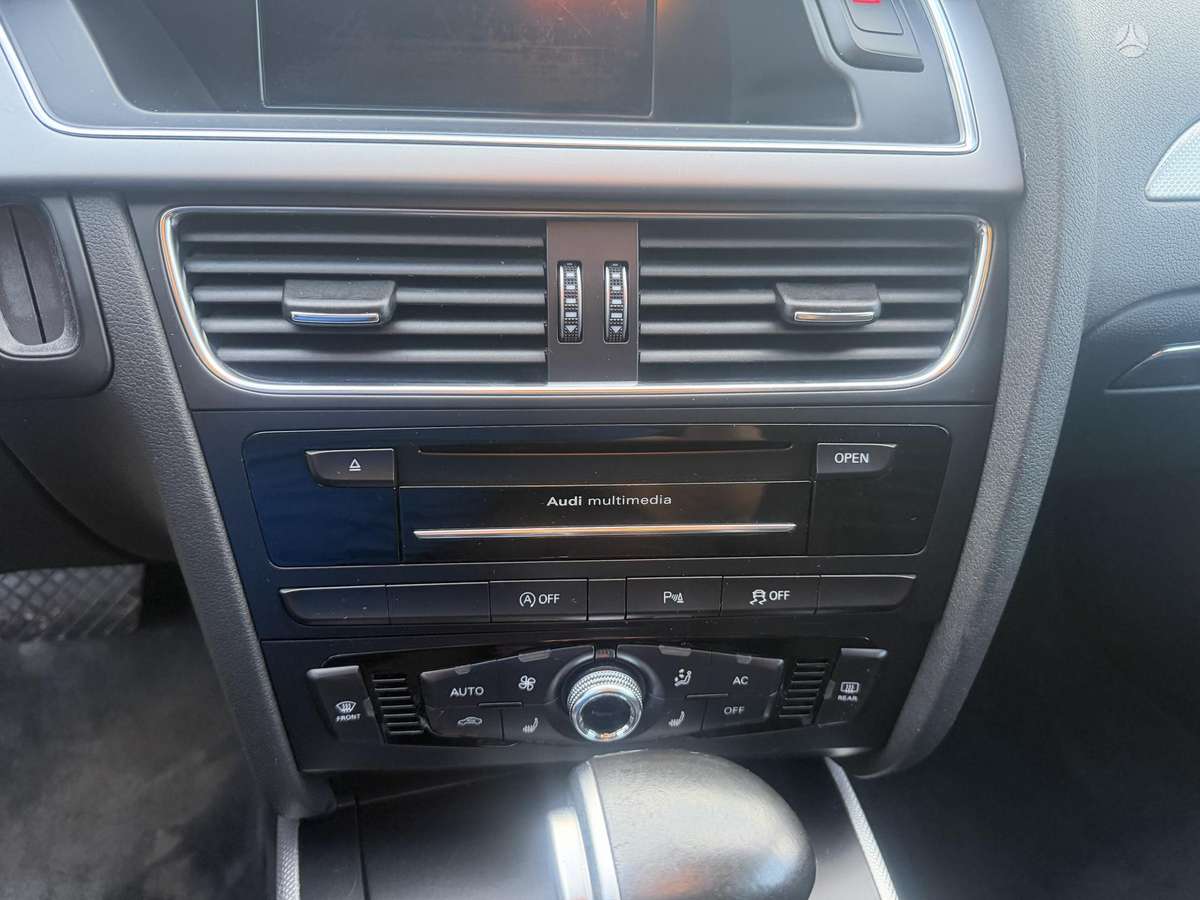 Audi A4 2012 — photo 16