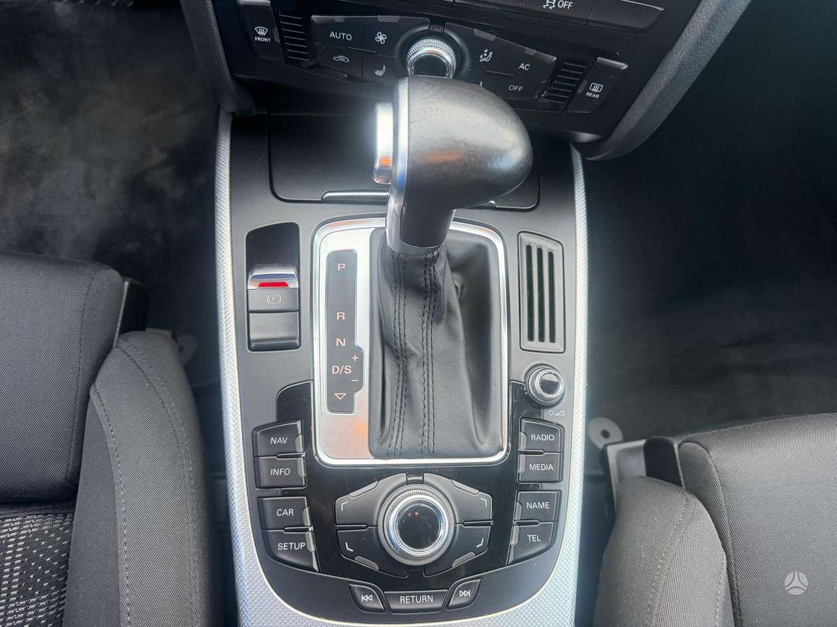 Audi A4 2012 — photo 17