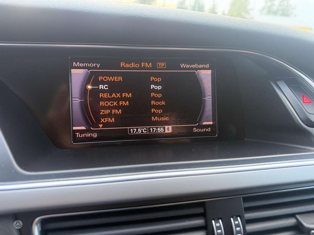 Audi A4 2012 — photo 18