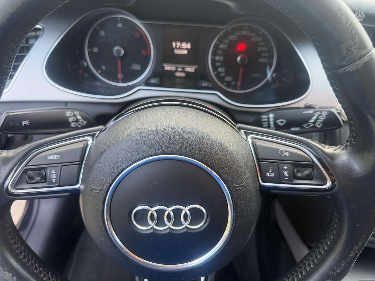 Audi A4 2012 — photo 19