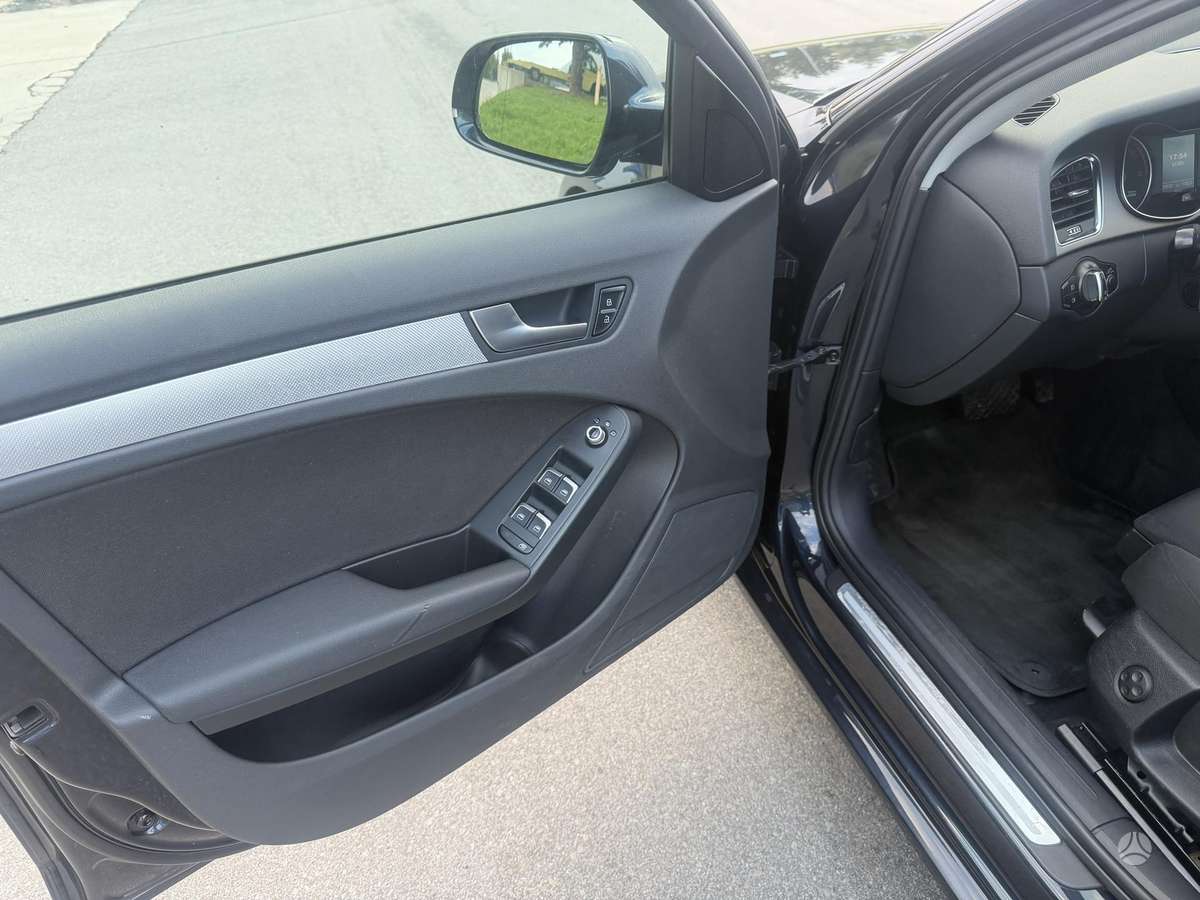 Audi A4 2012 — photo 21