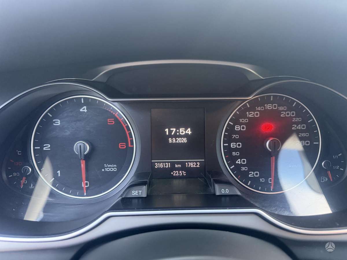 Audi A4 2012 — photo 22