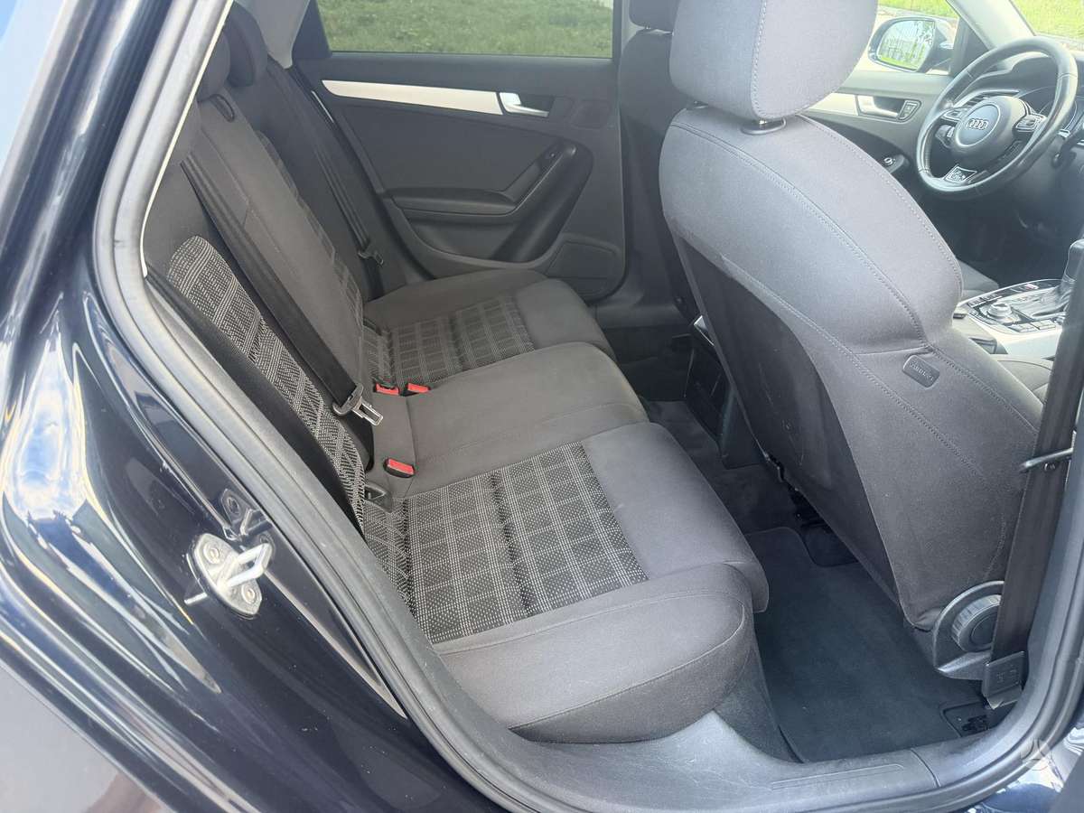 Audi A4 2012 — photo 26