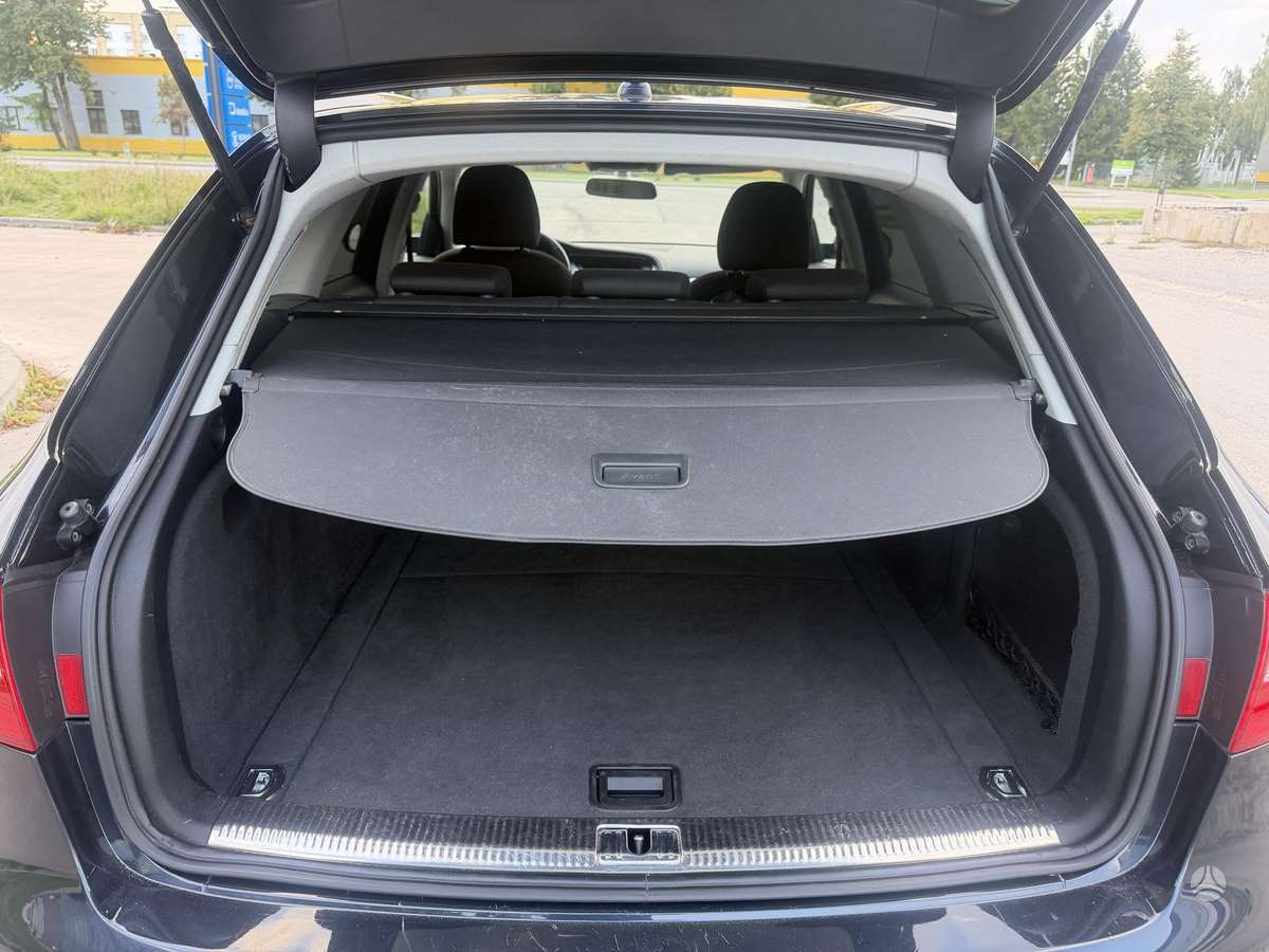 Audi A4 2012 — photo 27